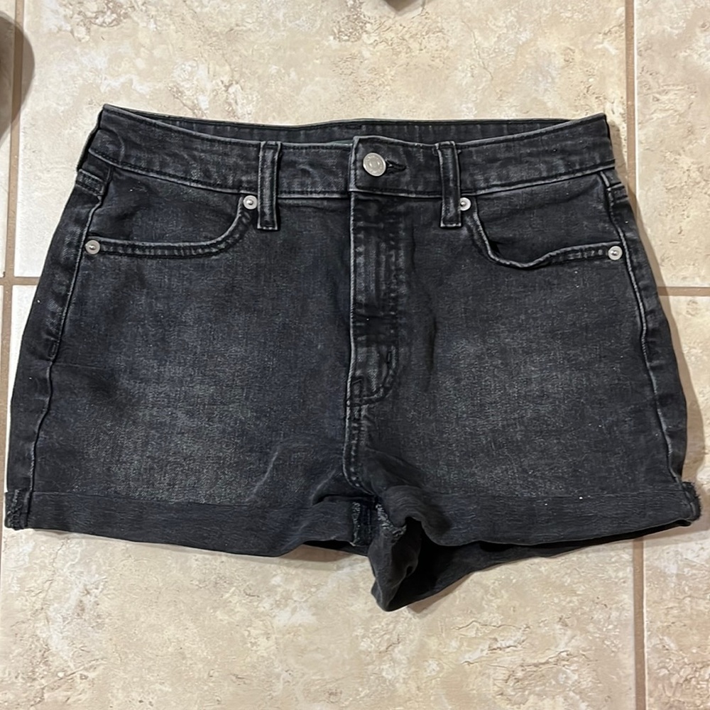 BLACK JEAN SHORTS
